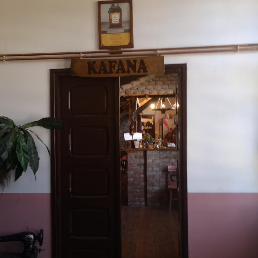 Hotel Etno Konak Angela Kalna Exterior foto